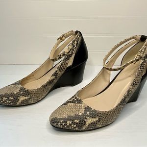 Cole Haan Lacey Cutout Ankle Strap Wedge Heel Snake Print - 6.5 - Excellent Cond